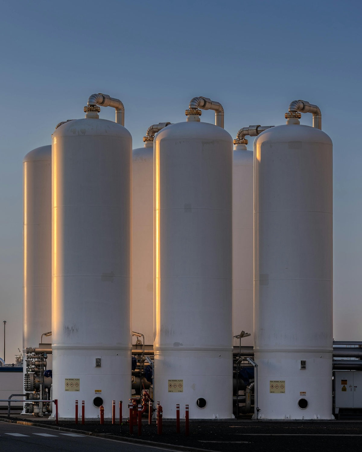 Polymer Components for LNG and Cryogenic Systems: Why Material Selection Matters